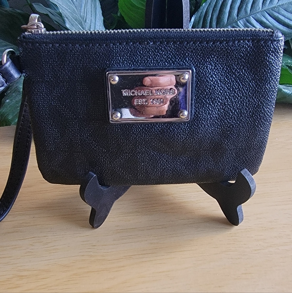 Michael Kors Black Wristlet. EUC. - Picture 11 of 11